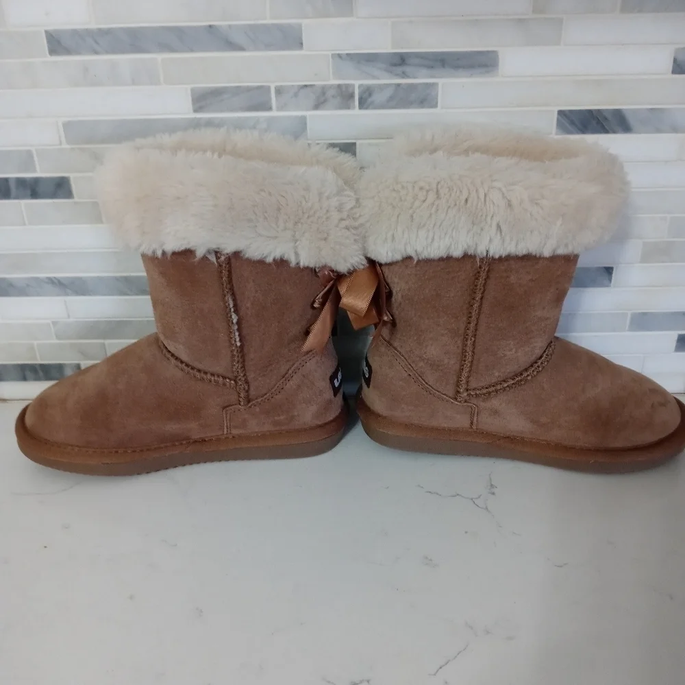 Lamo Elise Shearling Beige Suede Upper Faux fur Lining Toddler Boots 1Y